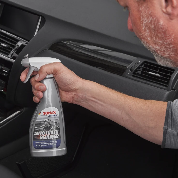 SONAX XTREME środek do czyszczenia wnętrza samochodu - 0,5 litra - butelka z rozpylaczem